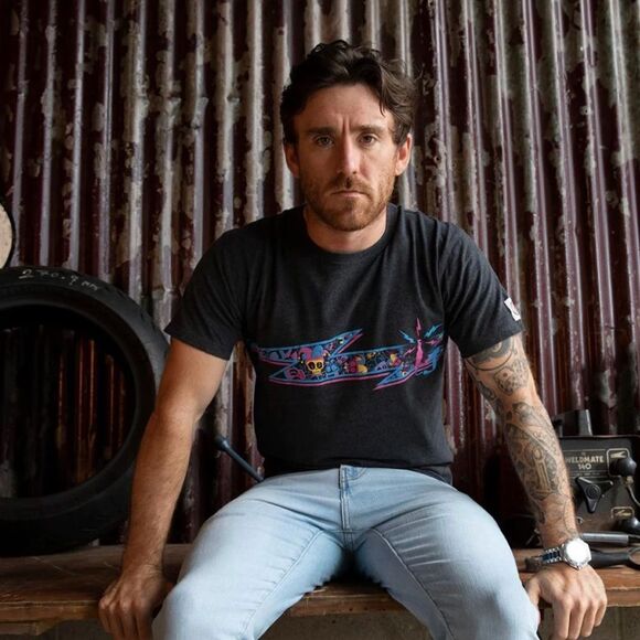 Red Torpedo Lee Johnston Live Wire Anthracite Tee Black L NWT‎ IN PACKAGING - Picture 2 of 7